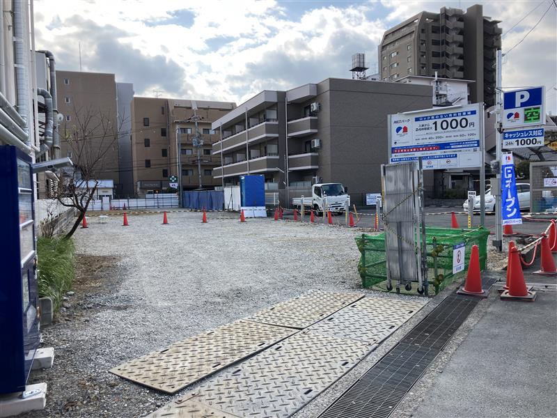マストパークJR摂津富田駅前